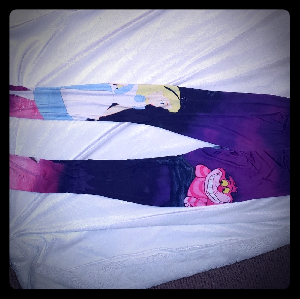 Alice in wonderland leggings